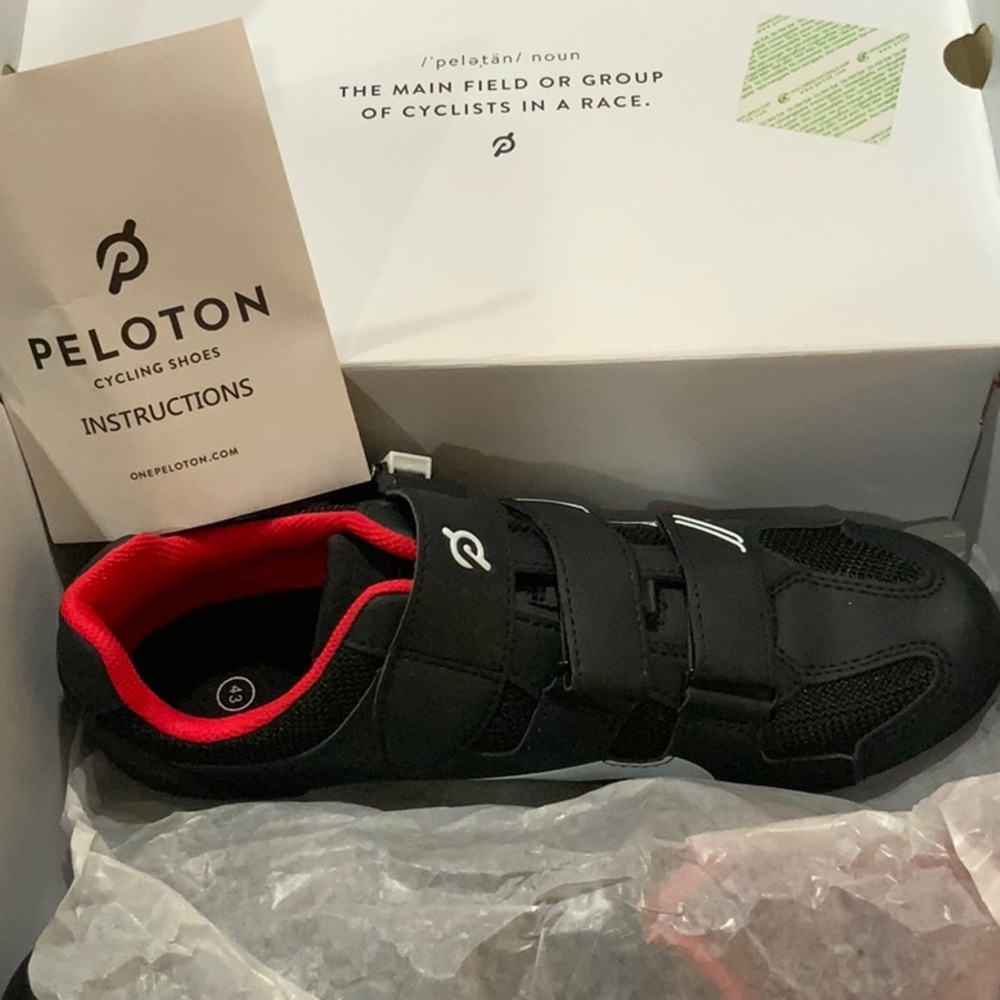 Peloton Cycling shoes size 43 unisex black white and red brand new